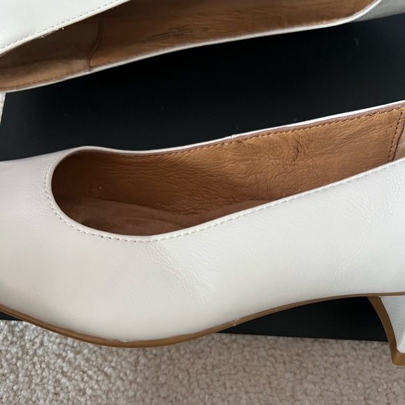 Sofft White Block Heel Loafers - Picture 5 of 8